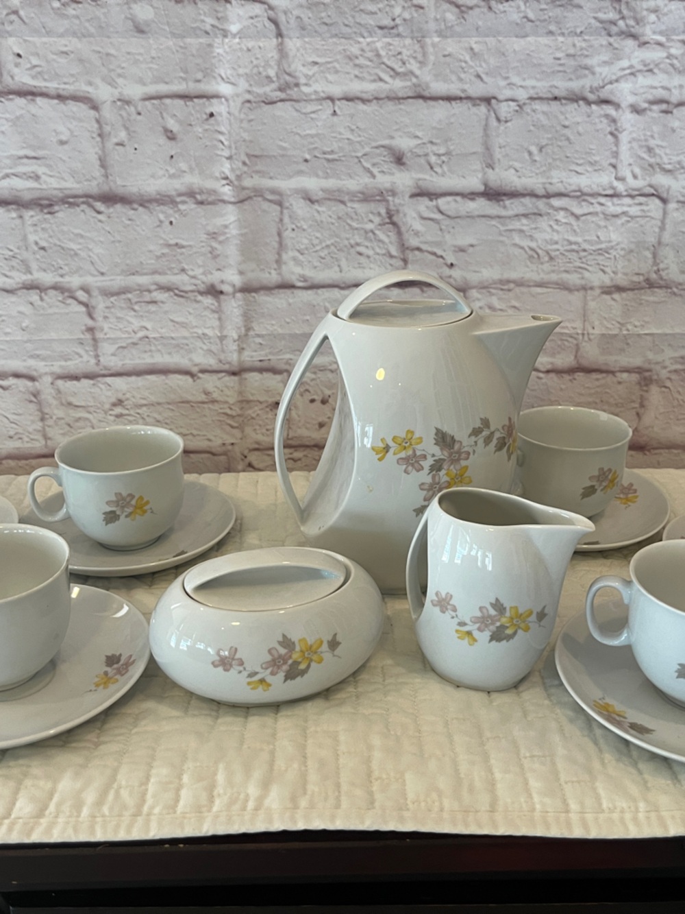 Authentic Vintage Czechoslovakian 15 piece tea set
